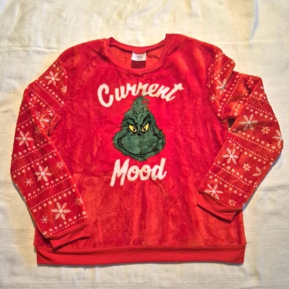 Grinch women's size Small fuzzy red shirt with long sleeve, super soft, VGUC